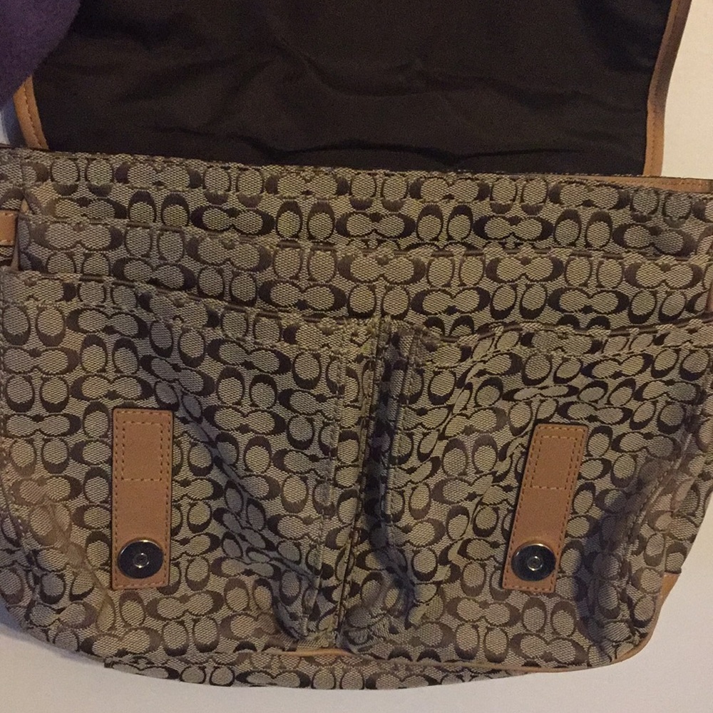 Used - Picture 2 of 3